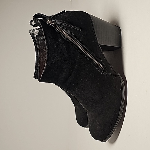 Torrid Booties Ankle Boots Side Zip Heel Black Faux Leather Round Toe Comfy 10 W - Picture 7 of 16